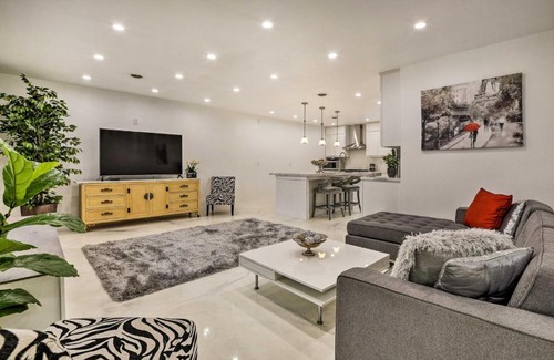 Griffith House | Renovated Griffith Family Home in Chicagoland Area