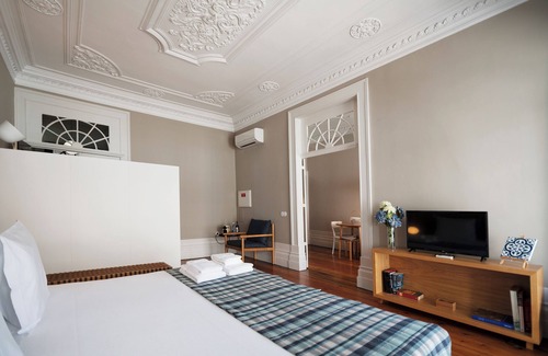 Guimaraes Apartment | Renovated historic apartment! The charm of yesteryear in the heart of the city.