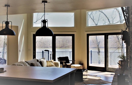 Murray House | Renovated home+cottage on KY Lake retreat~kayaks, fire pit, dock, hot tub