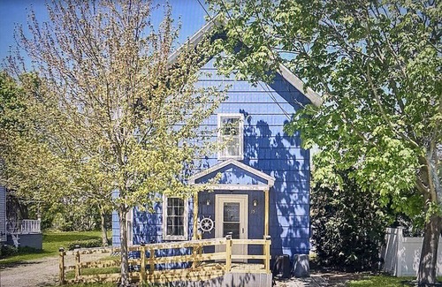 Bemus Point House | Renovated Home in Heart of Bemus Point, Large Yard-Fire Pit- 3-4 Bedrooms