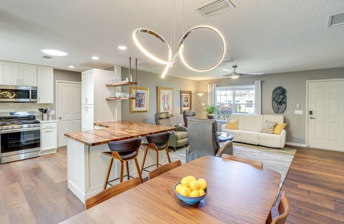 Summerhill House | Renovated Home in The Villages w/Lanai, Golf Cart