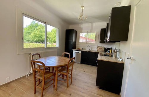 Cambo-les-Bains House | Renovated house in Cambo, 2 br, garden, parking, WiFi