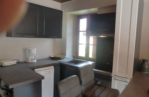 Auzelles House | RENOVATED HOUSE IN CHARMING VILLAGE 45 MINUTES FROM THE RESORTS