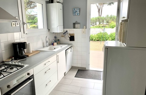 Le Croisic House | Renovated house near Port Lin beach - Sleeps 5 - Enclosed garden