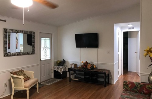 Silver Lake House | Renovated house one block from pool with hot tub 60 miles from Disney world