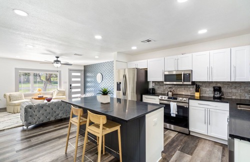 Spicewood House | Renovated House: Pool, Hot Tub, Pets, Lake Nearby