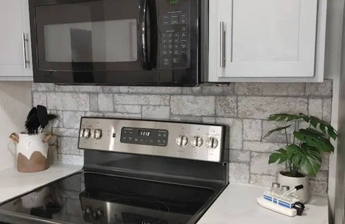 Kimberling City Condo | Renovated LakeViews NoStairsnIndoor/Outdoor PoolsnPickleball/Basketball/KidsPark