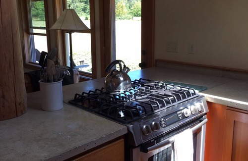 Port Townsend Cabin | Renovated Log Cabin on Acreage, Sleeps up to 4