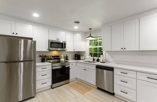 Southeast Pensacola House | Renovated Mod Duplex w/Sun Porch near Airport
