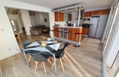 Empuriabrava Villa | Renovated Montgri villa with pool,10 minutes from the centre and the beach!