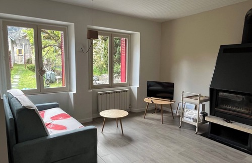 Cadeac House | Renovated mountain house in a haven of peace.