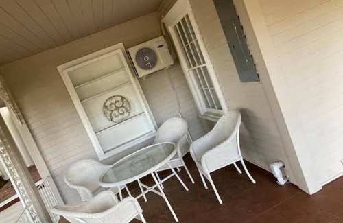 Altamonte Springs House | Renovated Peaceful Luxury Walk to Mall Park Publix