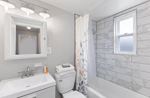 Finneytown Apartment | Renovated, Private Apt 15 mins from Cincy! pet friendly, long-term&short-term