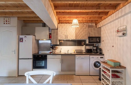 Sazos House | Renovated Pyrenean House with Garden - Sleeps 8 - Near Ski Resorts