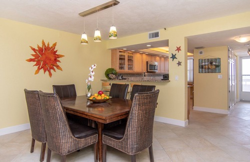 Redington Shores Condo | Renovated Redington Towers Beachfront Condo With Spectacular Views