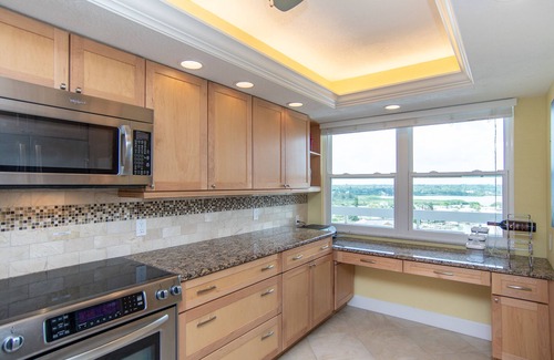 Redington Shores Condo | Renovated Redington Towers Beachfront Condo With Spectacular Views