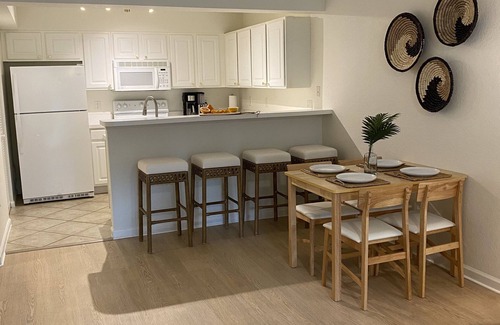 Winkler Condo | Renovated | Resort Like Condo | Salt Water Pool | Fort Myers