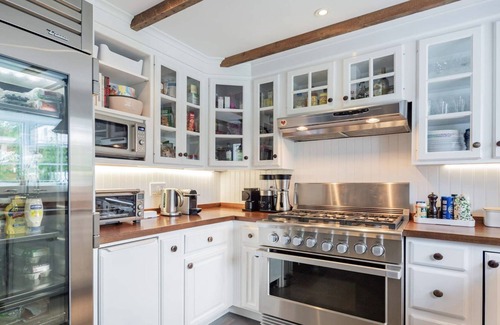 Sag Harbor House | Renovated Sag Harbor Village 4 Bedroom With Pool + New Bronco with Beach Pass!