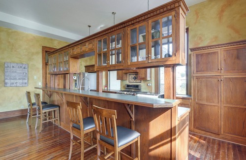 Florence House | Renovated Schoolhouse w/Piano & Private Deck!