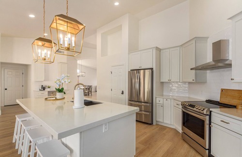 Peoria House | Renovated & Spacious 4Bed/3Bath Entertainers Home w/HEATED Pool