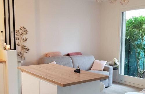 Maisons-Laffitte Apartment | Renovated studio 5min walk from the RER A station and the city center