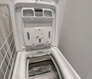 Wahring Apartment | Renovated Studio - 10 min to Center