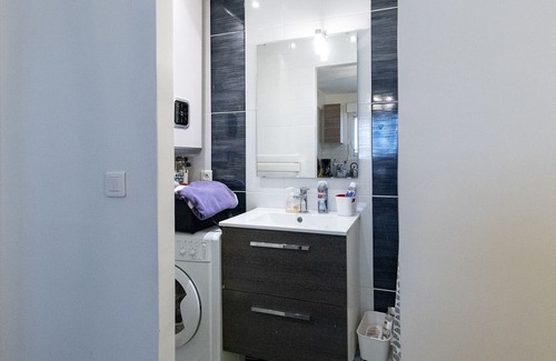 Notre-Dame Apartment | Renovated studio, comfortable, quiet, downtown, 10 'walk from the castle
