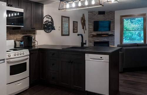 Mont-Tremblant Condo | Renovated Stylish Condo Close To Everything -Downtown Tremblant
