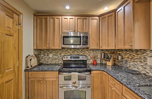 Village at Camelback House | Renovated Tannersville Escape, Walk to Slopes
