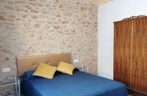 Tortosa House | Renovated town house, at the foot of the greenway, between the beach and the mountains.