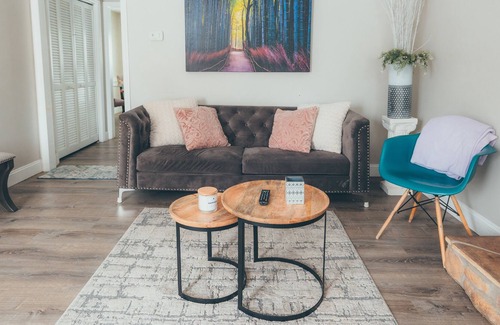 Lexington House | Renovated Townhouse - Convenient, Quiet and Cozy!