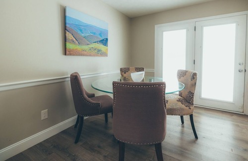Lexington House | Renovated Townhouse - Convenient, Quiet and Cozy!