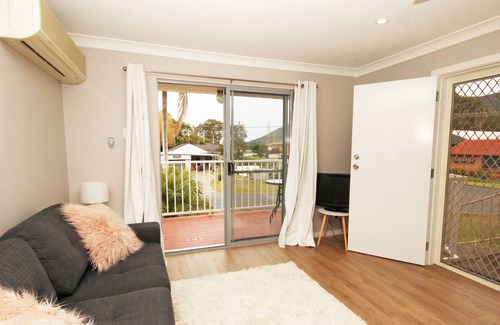 North Haven Apartment | Renovated unit close to river, beach and cafe's-The perfect weekend getaway!