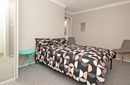 North Haven Apartment | Renovated unit close to river, beach and cafe's-The perfect weekend getaway!