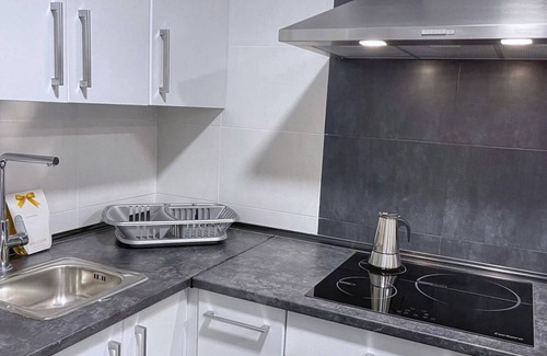 Zabala Apartment | Renovated urban flat with work desk and wifi
