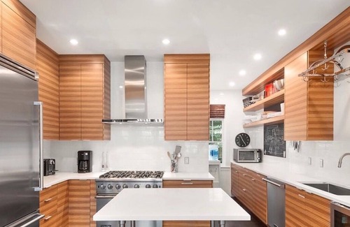 Barnes Landing House | Renovated, spacious 5 + family beach house w/pool. LAST WK AUG+ LABOR DAY AVAIL