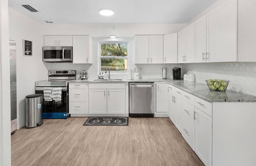 Pine Ridge House | Renovated vacation retreat 4 bedrooms 3 baths home