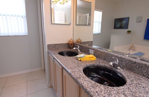 Thousand Oaks Villa | Renovated Villa w/Game Room & Fire Pit near Orlando - Perfect for Families