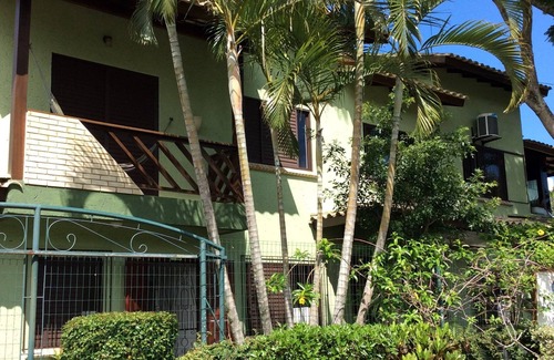 Lagoa da Conceicao Apartment | Rent day, month and year. Lagoa downtown. quiet street and residential. Suites / 1Q / 2Q