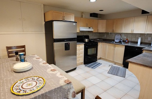 Vaughan Apartment | Rental Basement Apartment. Great location, parking, separate entrance, private.
