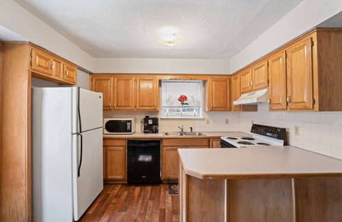 Independence House | Rental in Charming Independence, Missouri: Your Ideal Home Away from Home!