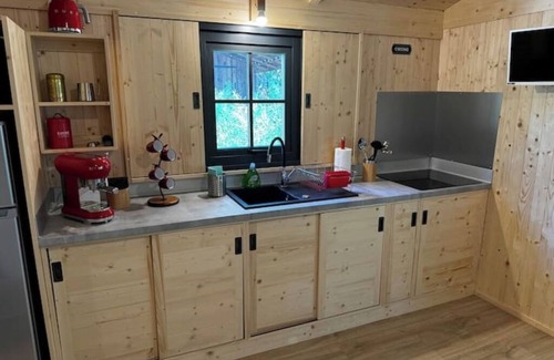Lacoste Cabin | Rental of 2 wooden cabins for 10 people (heating & air-conditioning)