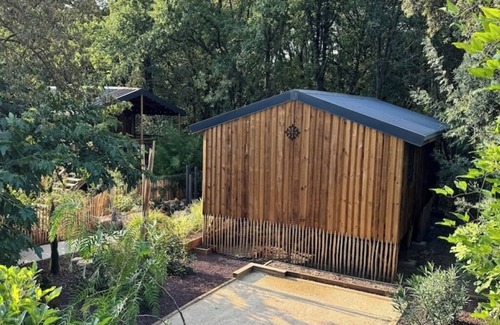 Lacoste Cabin | Rental of 2 wooden cabins for 10 people (heating & air-conditioning)