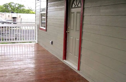 La Marque Apartment | Rental Unit 2 Close to NASA and Kemah Boardwalk