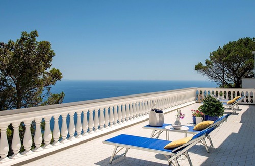 San Pietro Villa | Rentals in Italy - Villa Lamaro with large terrace, pool, garden and sea view