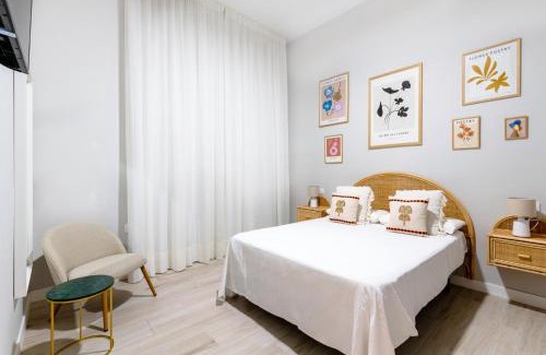 Historical Center Apartment | RentalSevilla Plaza de San Quintín