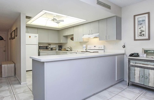 Sanibel Condo | REOPENED! Tropical Garden Condo Just Steps to Sanibel Beach
