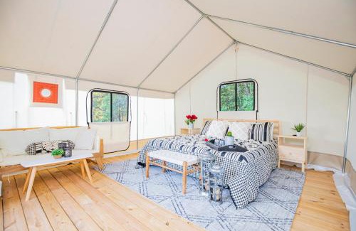 Cassville Other | Reserve all 5 tents for the price of 4 - Roaring River Hills