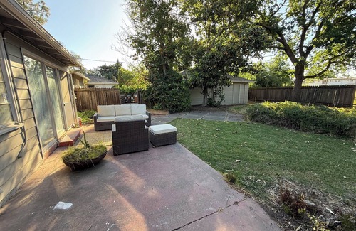 Stockton House | Reset, Relax, and enjoy Stockton! Located Near The University of Pacific!