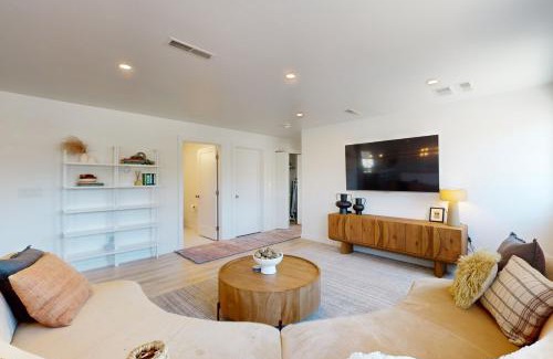 Historic Livingston Apartment | Residence at Roam Rental